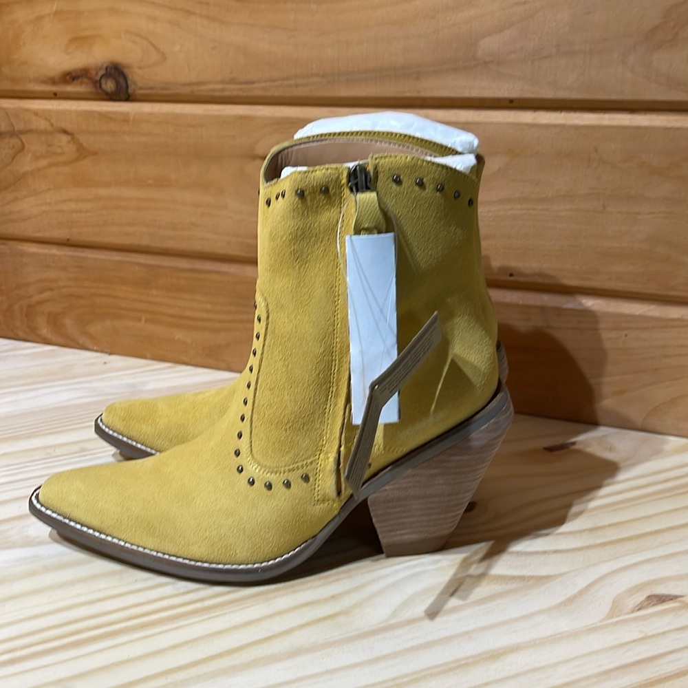 NWT-DINGO CLASSY N SASSY LEATHER BOOTIE STYLE DI952YE10 WOMEN’S 9.5M - Picture 6 of 10